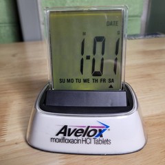 Avelox Moxifloxacin HCl LCD Desk Clock Temp Date Timer Alarm Drug Rep Promo