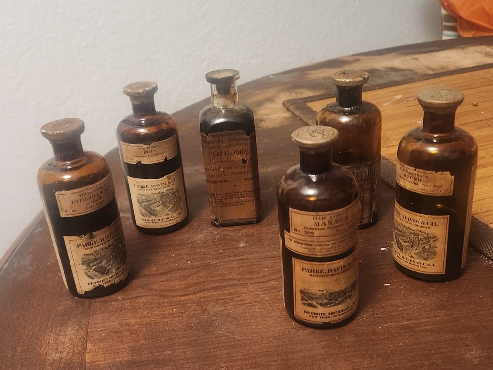 Apothecary Pharmaceutical Medicine Bottles & Misc Never Open (Lot of 6)