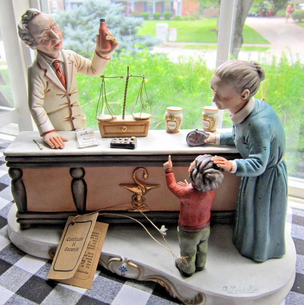 Capodimonte Apothecary Shop Pharmacist Pharmacy Display Gift Ceramic Statue