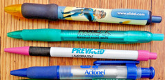 Vintage Pharmaceutical Drug Rep Lot Of 8 Plastic Pens Untested Aricept Actonel