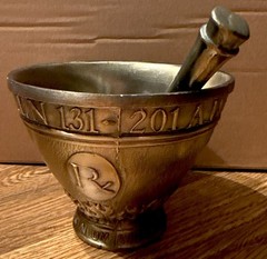 Vintage 1965 Schering ‚Galen‘ Ornate Brass Pharmacist Mortar & Coricidin Pestle