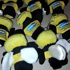 2 RARE NASONEX BEE FINGER PUPPETS PROMOTION NEW COLLECTABLE PHARMA DRUG REP NEW