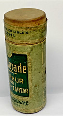 VINTAGE WARDGRADE SULPHER & CREAM OF TARTAR WOOD CONTAINER MONTGOMERY WARD