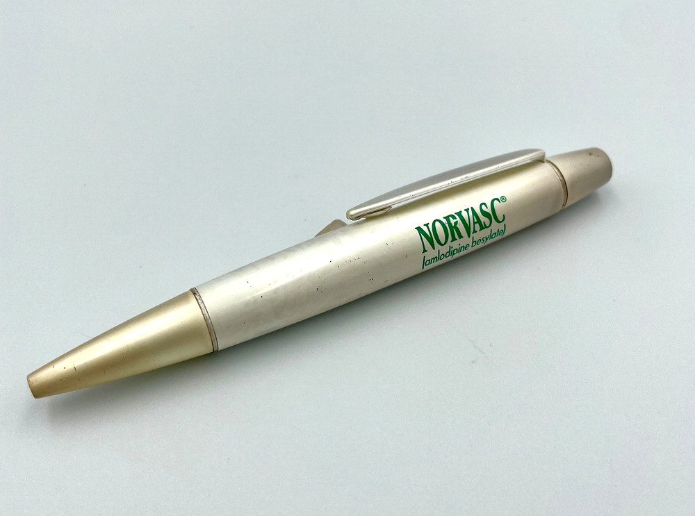 VTG RARE Norvasc Heavy Metal Weighted Drug Rep PEN Pharma Promo Collectible