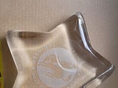 ASTRA/MERCK Drug Rep Crystal Glass Star Paper Weight „Trigger July 1993“