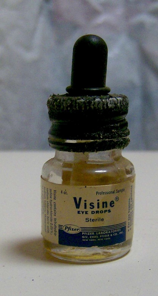 vintage 1970s VISINE EYE DROPS glass pharmaceutical bottle PFIZER medical eyes