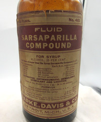 BW – 1910’s Parke, Davis & Co Detroit Mich Sarsaparilla Amber Medicine bottle
