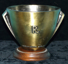 Pharmacy Class 1974 A.D. RX SECUNDUM ARTEM MORTAR APOTHECARY Metal Brass