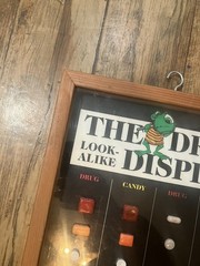 RARE Vintage D.A.R.E. „The Drug Look-Alike Display“ Educational Health Exhibit
