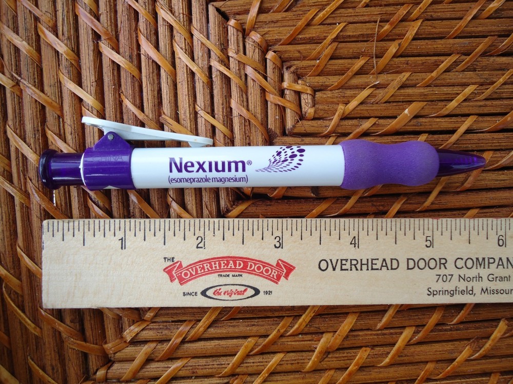 Nexium Drug Rep Pen Clip Note Holder Handle Purple White Soft Grip Retractable