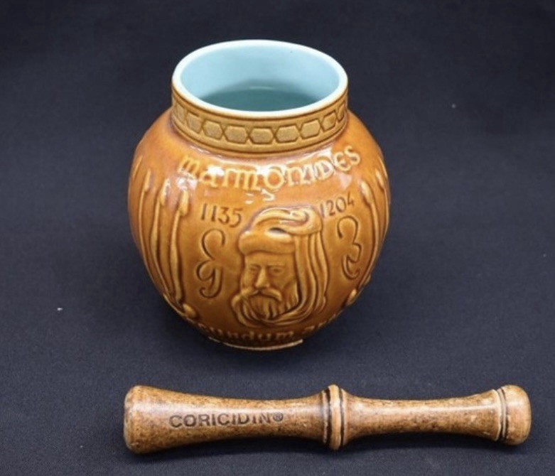 Vtg Ceramic Mortar Jar And pestal McCoy Schering An 1960’s Maimonides