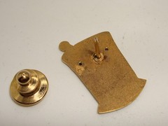 VINTAGE MERCK, SHARP & DOHME MORTAR & PESTLE PHARMACEUTICAL AWARD TIE TAC!