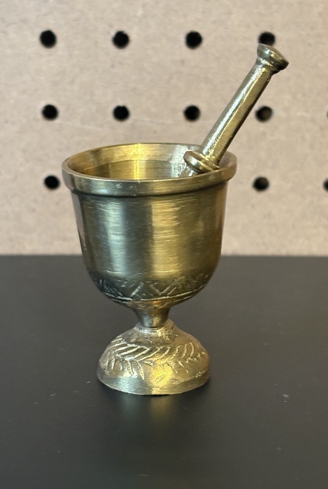 Vtg Small Brass Ornate Mortar & Pestle Pharmacy / Medical 2″ Tall