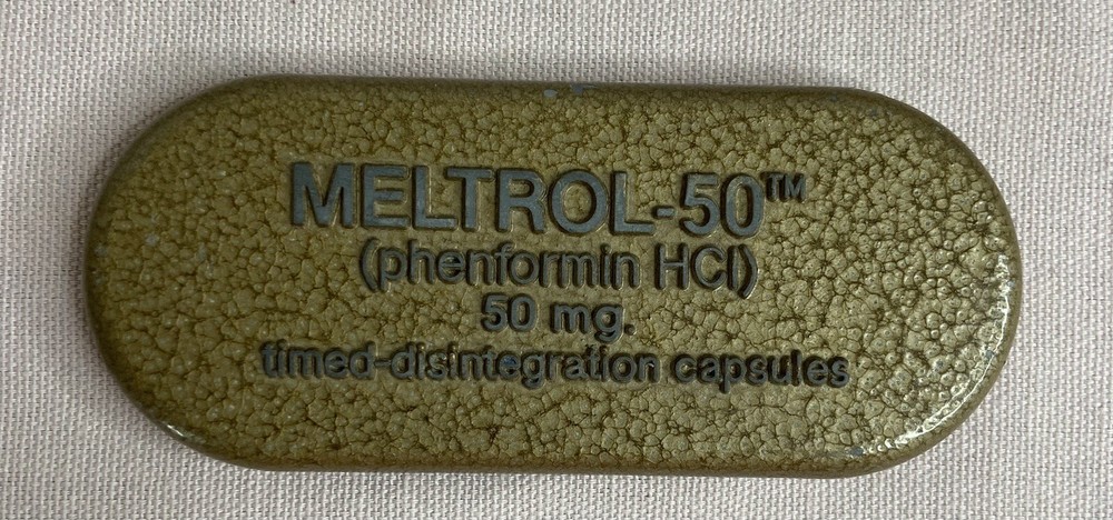 MELTROL 50 mg Capsules Form Pharmaceutical Paperweight Metal
