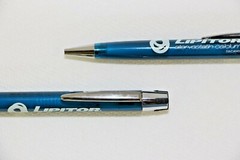 Drug Rep Pens 3 ( Lipitor ) Translucent Blues Metal and Plastic New