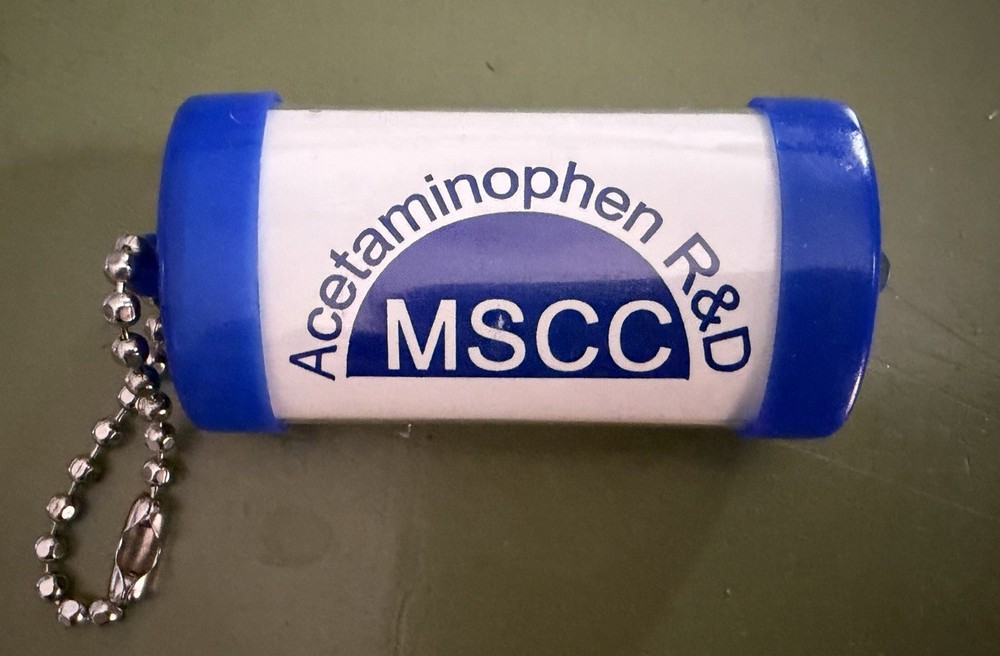 Vintage Acetaminophen R&D MSCC Pharmaceutical Promotional Keychain Flashlight