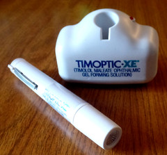 Vintage 2000 MERCK PHARMACEUTICALS Sales Box with Rechargeable Examination Light