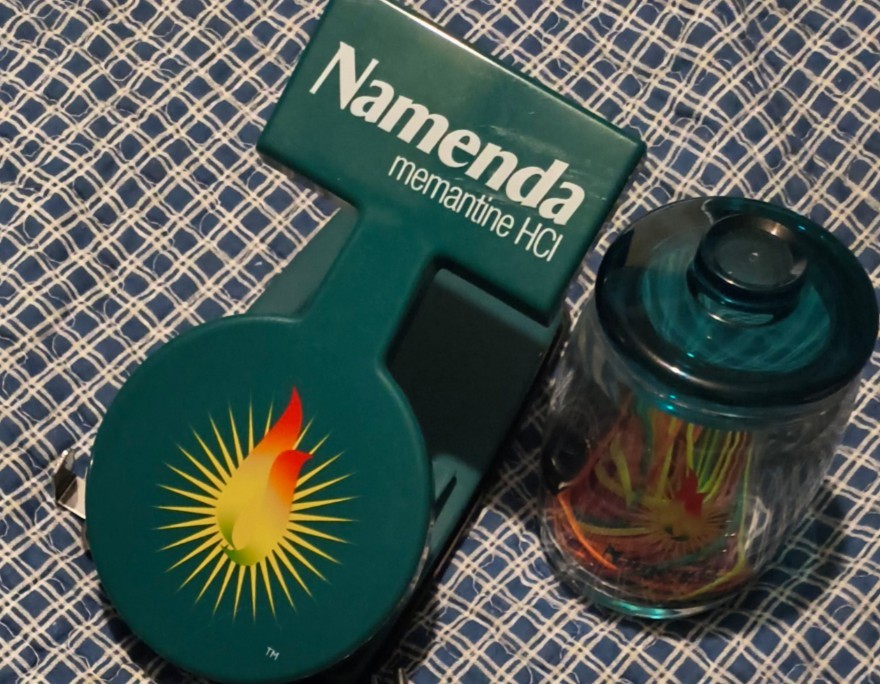 Pharmaceutical Drug Rep Lot Namenda Jar With Lid W/ Rubber Bands & 2 Hole Punch