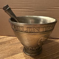 Vintage 1965 Schering ‚Galen‘ Ornate Brass Pharmacist Mortar & Coricidin Pestle