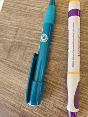 Set of 2 Drug Rep Pens – Lipitor – Pristiq – both discontinued- pharmaceutical