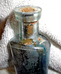 Medicine Pharmaceutical Bottle with Blue residue inside Vintage Dig Find 4 3/4″