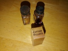 VINTAGE LOT OF JIFFY TOOTHACHE DROPS/RED CROSS DROPS BOTTLE/BOX COTTON PELLETS
