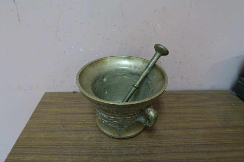 Vintage Heavy 7″ Bronze Mortar & Pestle Reproduction of Heinrick ter Herst 1607