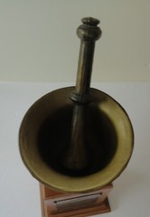 Vintage 1957 Brass Pharmacy Award Rexall 16th Century Mortar Pestle Spain Medusa