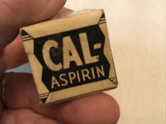 CAL ASPIRIN VINTAGE FULL TUBE IN ORIGINAL BOX, STERLING PRODUCTS, WHEELING