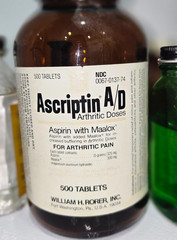 VINTAGE – Ascriptin A/D – Brown Glass – Screw Metal Lid