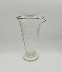 VTG Apothecary Beaker With Spout Measuring Pharmacy Science Lab 8.25″ 16oz GLOW