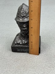 VINTAGE 1977 THE OXFORD BOBBY BOOKEND BUST BRITISH ENGLAND BRISTOL LABORATORIES