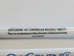 2 Pens Oxycontin CII Drug Rep Pharmaceutical Promo Medical Advertising Papermate