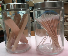 SET OF GLASS SUNDRY JARS TYPICALLY USED IN MEDICAL AND DENTAL OFFICE DECORATIONS