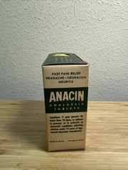 RARE Vtg 1960s ANACIN BOX pharmaceutical physician sample doctor MEDS pills