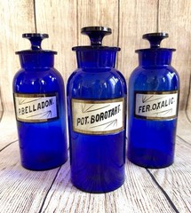 3 x ANTIQUE 1890’s APOTHECARY COBALT BLUE JARS CHEMIST WT & Co USA BOTTLES 26cms