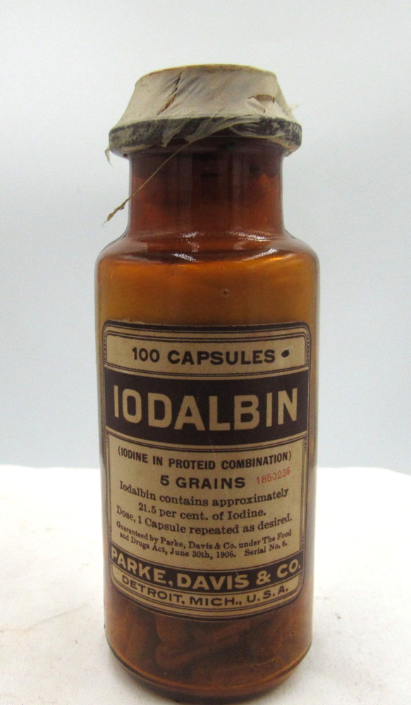 BW – 1890’s Parke, Davis & CO IODALBIN Detroit Mich 5 “ Medicine bottle