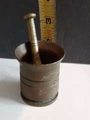 VINTAGE BRASS MORTAR AND PESTLE PHARMACY APOTHECARY MEDICINE 2 1/4″ TALL CRUSHER