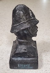 1977 Oxford Bobby Figure Bust Bristol Laboratories Tegopen Promo Statue (BX 32)