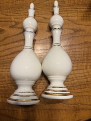Vintage Collectable Owens-Illinois 12″ Ceramic Finial White with Gold Apothecary