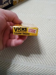 Vintage Lemon Vicks Medicated Cough Drops .10, 20 package case in display box