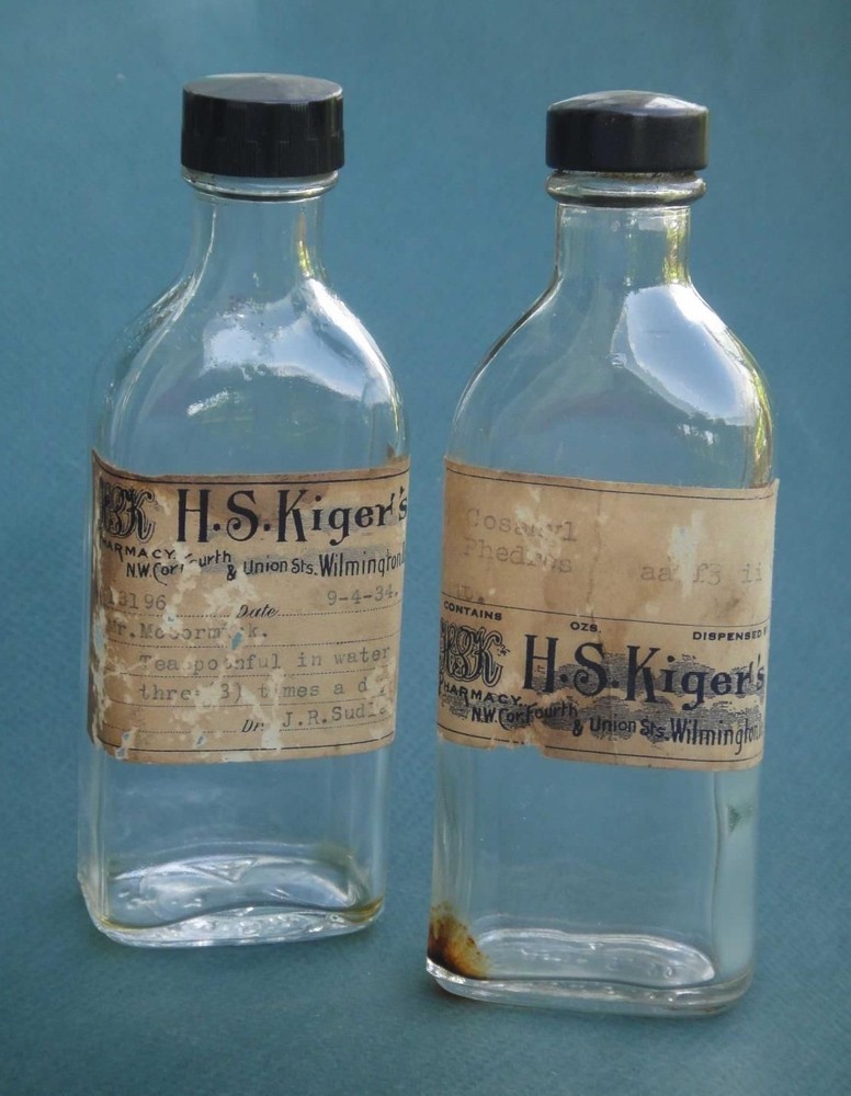 LOT 1934 antique 2 KIGER’S PHARMACEUTICAL MEDICINE BOTTLES wilmington de quack