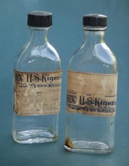 LOT 1934 antique 2 KIGER’S PHARMACEUTICAL MEDICINE BOTTLES wilmington de quack