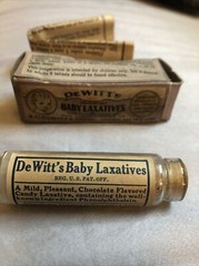 DEWITT’S BABY LAXATIVES LABELED PILL VIAL & ORIGINAL BOX W/ CIRCULAR, Unopened.