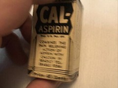 CAL ASPIRIN VINTAGE FULL TUBE IN ORIGINAL BOX, STERLING PRODUCTS, WHEELING