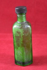 ANTIQUE OLD POISON GERMAN BOTTLE GREEN GLASS DEATH HEAD SKULL CROSSBONES Rare
