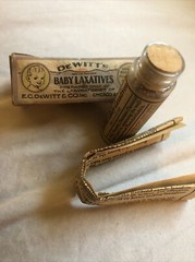 DEWITT’S BABY LAXATIVES LABELED PILL VIAL & ORIGINAL BOX W/ CIRCULAR, Unopened.