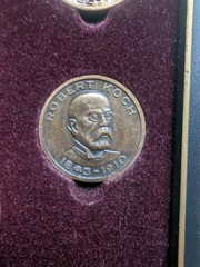 RARE Eli Lilly & Co Coins PIONEERS IN THE FIGHT AGAINST INFECTIOUS DISEASE FRAME