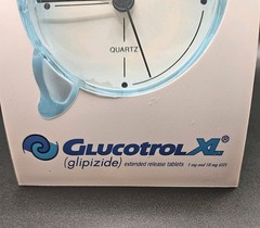 Glucotrol XL Quartz Desk Clock Pharmacy Collectible – NOT WORKING