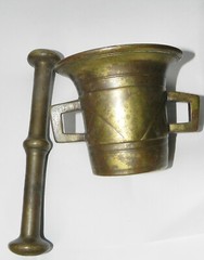 19TH CENTURY CIVIL WAR era BRASS APOTHECARY MORTAR & PESTLE w/SQUARE HANDLES.